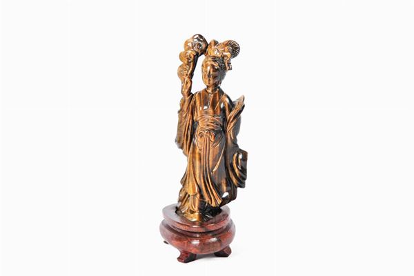 Dama con ventaglio