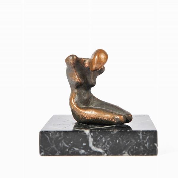 Crouching Venus