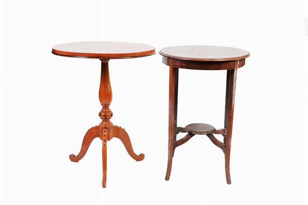 Lot of 2 round circular tables