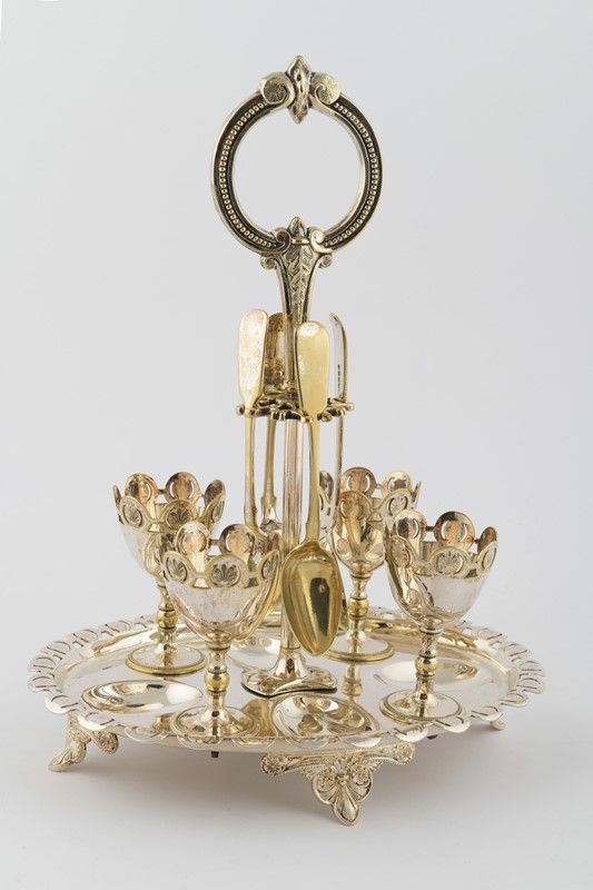 Egg carrier