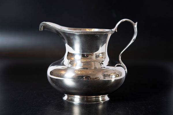 800/1000 silver pourer