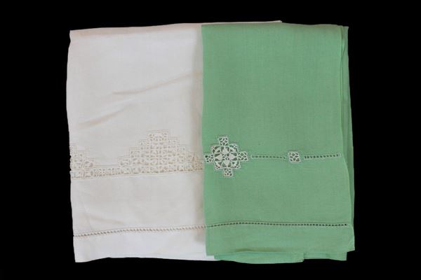 Lot of 2 towels