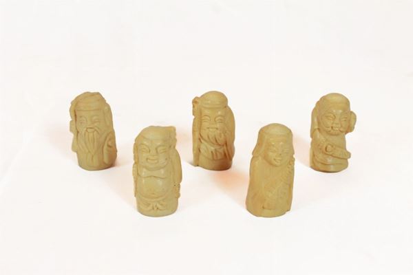 Lotto di 5 personaggi della tradizione dell'Estremo Oriente
