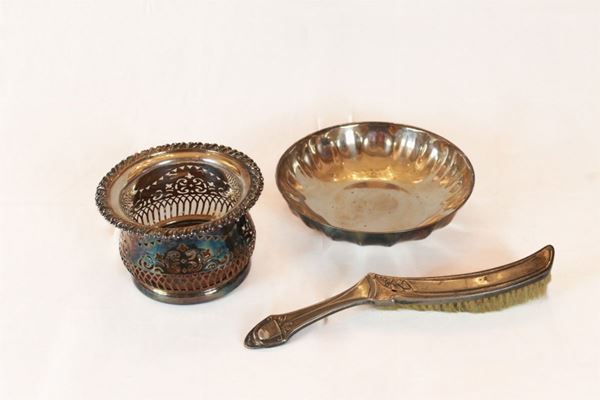 Lot of 3 items