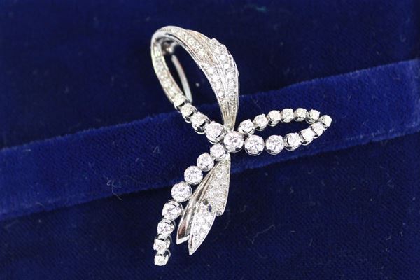 750/1000 white gold brooch