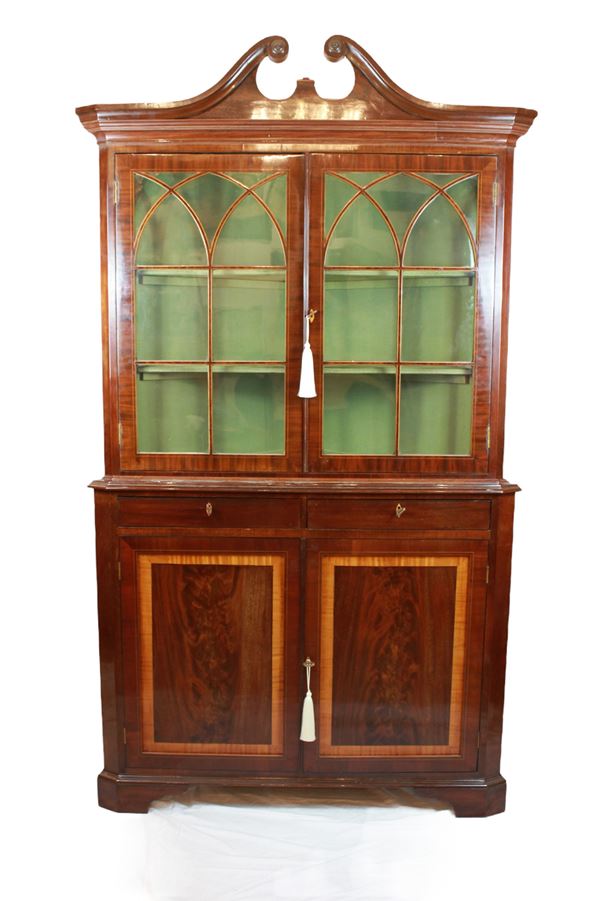 Corner cupboard 