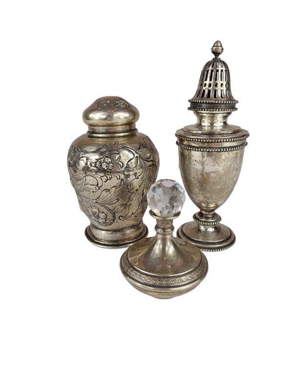 Lotto di 3 vasetti  (Manifattura italiana, seconda metà XX secolo)  - Auction Works of art and furnitures from 15th to 20th century - DAMS Casa d'Aste