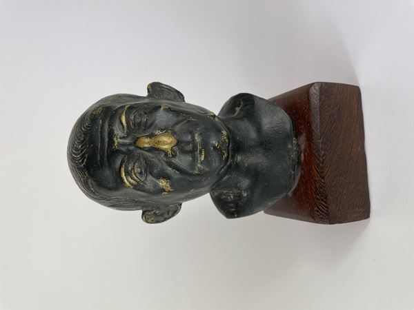 Testa in bronzo