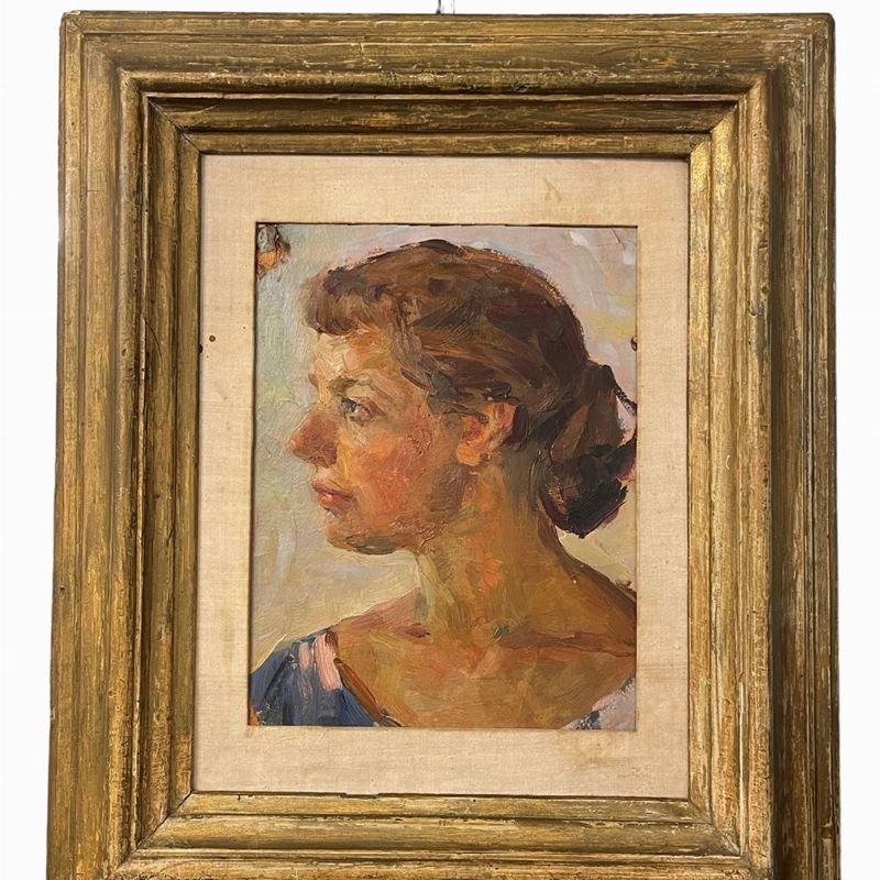 Volto femminile di profilo