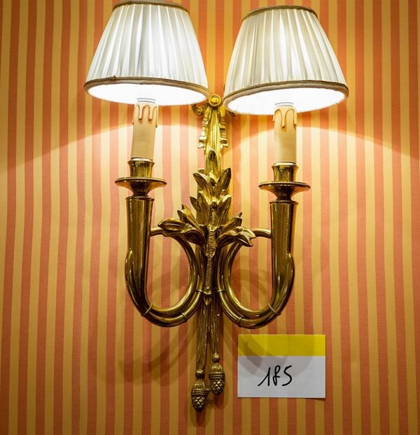 Coppia di appliques a due luci