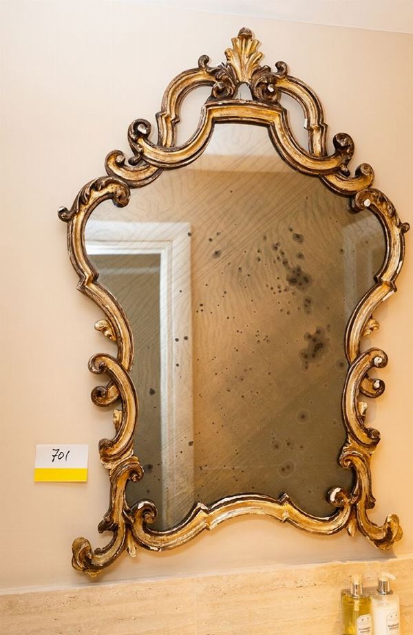 Specchiera in legno dorato