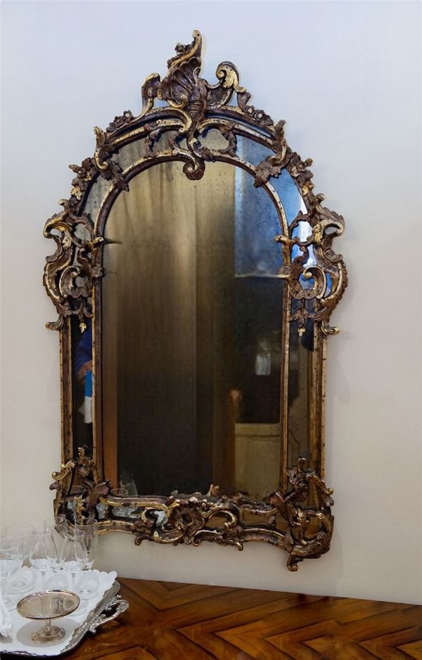 Specchiera in legno dorato