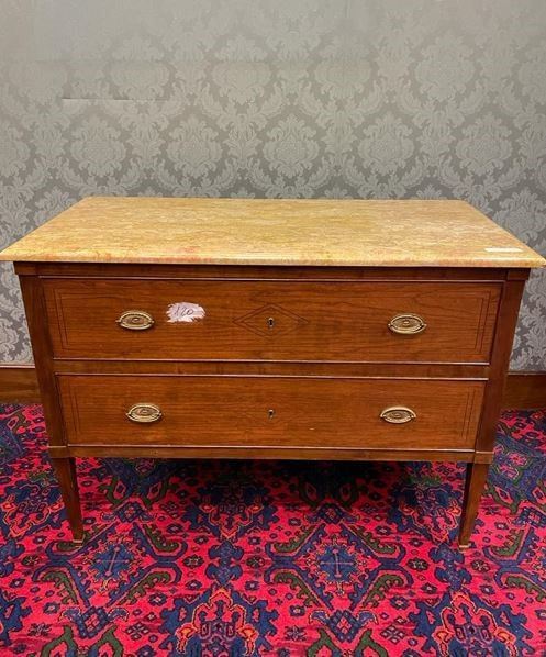 Comò a due cassetti  - Asta Arredi e forniture provenienti dall'Hotel Aldrovandi Villa Borghese a Roma e altre committenze - DAMS Casa d'Aste