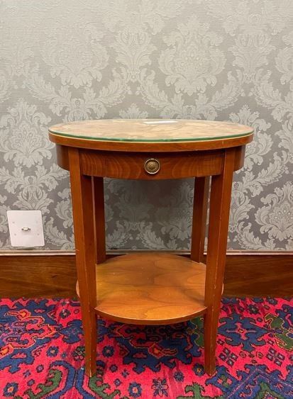 Coppia di comodini ovali  - Auction Furnishings and supplies from Hotel Aldrovandi Villa Borghese in Rome and other properties - DAMS Casa d'Aste