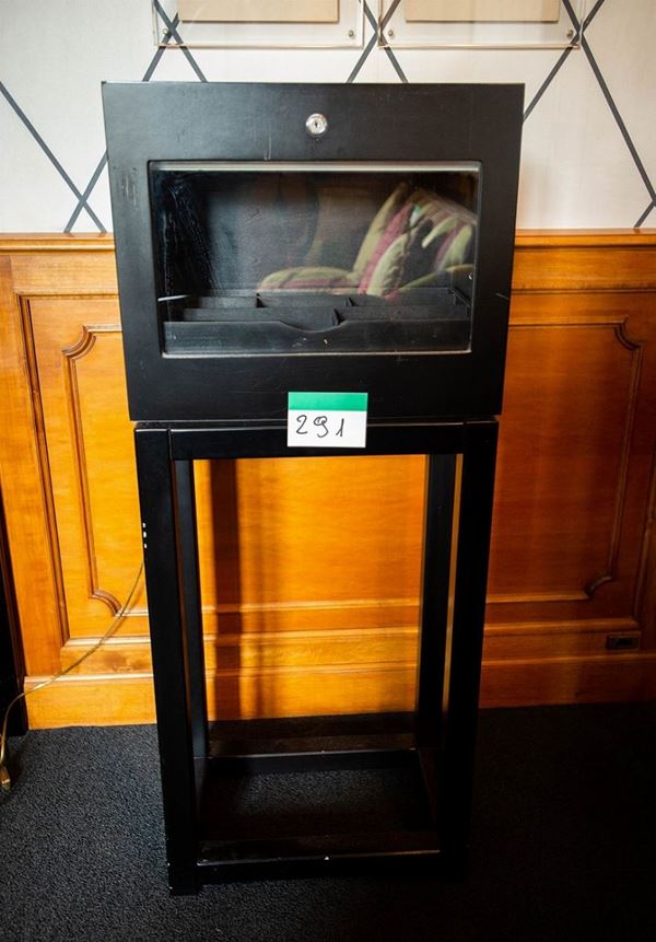 Mobile porta sigari  - Auction Furnishings and supplies from Hotel Aldrovandi Villa Borghese in Rome and other properties - DAMS Casa d'Aste
