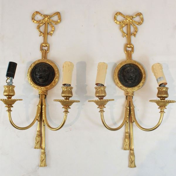 Coppia di appliques a due luci