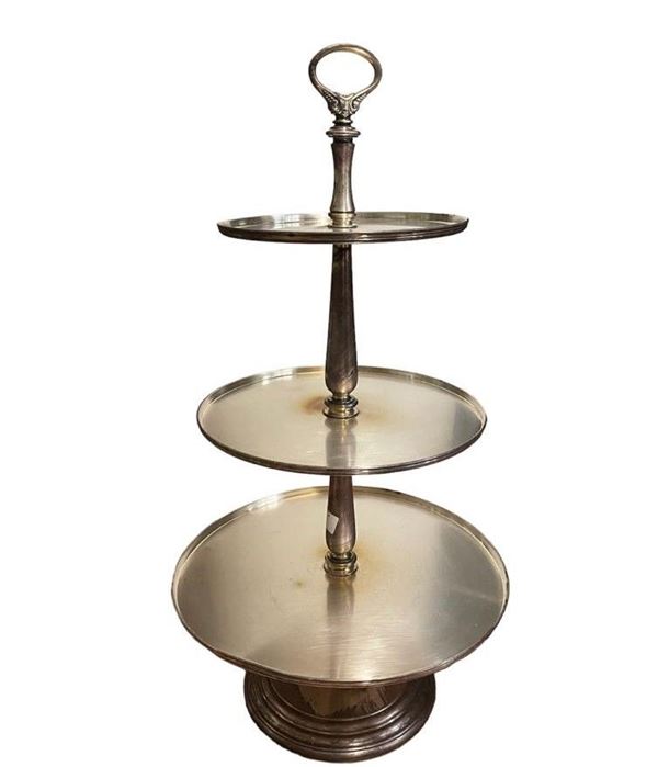 Coppia di alzate a tre ripiani in metallo argentato  (XX Secolo)  - Auction Furnishings and supplies from Hotel Aldrovandi Villa Borghese in Rome and other properties - DAMS Casa d'Aste