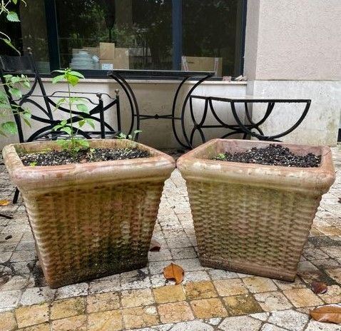 Coppia di vasi in terracotta quadrati