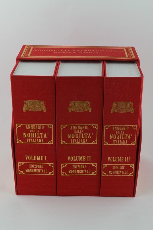 Yearbook of the Italian nobility, in three volumes within a casket