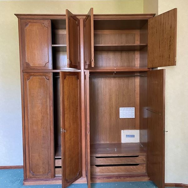 Armadio in legno