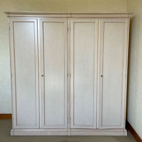 Armadio in legno