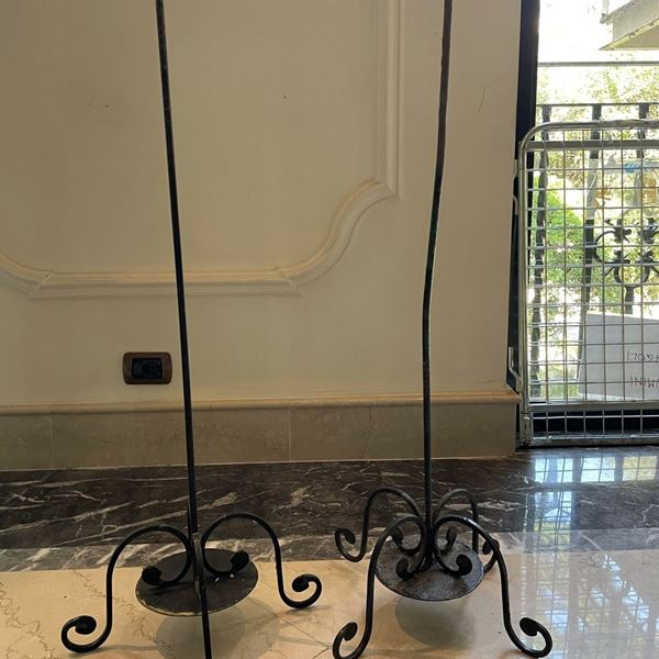 Coppia di porta fiaccole da giardino