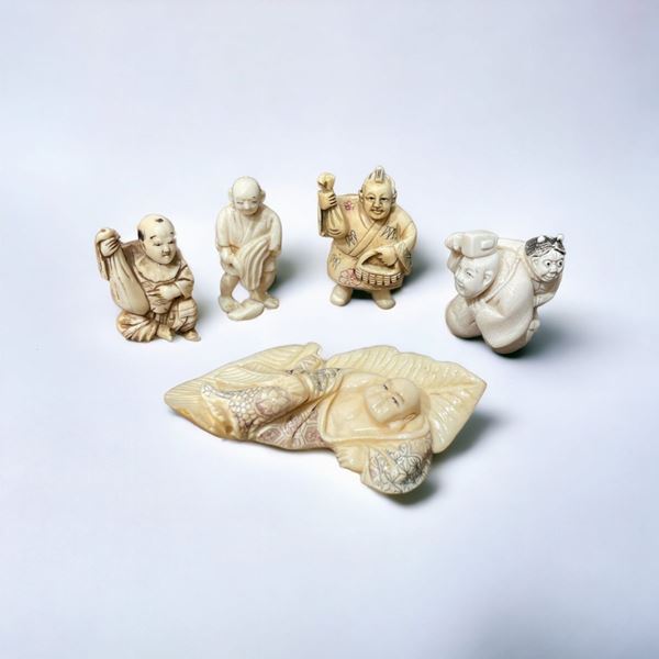 Lotto di 5 piccole figure scolpite