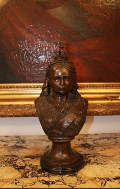 Mezzo Busto della Regina Vittoria