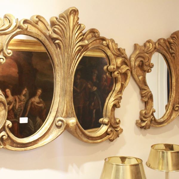 Coppia di specchiere a farfalla  (seconda metà XX secolo)  - Asta Arredamenti provenienti dalla dimora di un celebre architetto romano - Asta a tempo - DAMS Casa d'Aste