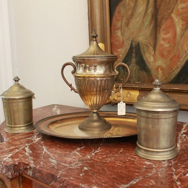 Set di 4 elementi in metallo argentato  - Asta Arredamenti provenienti dalla dimora di un celebre architetto romano - Asta a tempo - DAMS Casa d'Aste