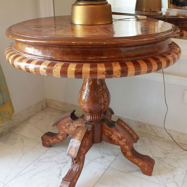 Coppia di tavolini