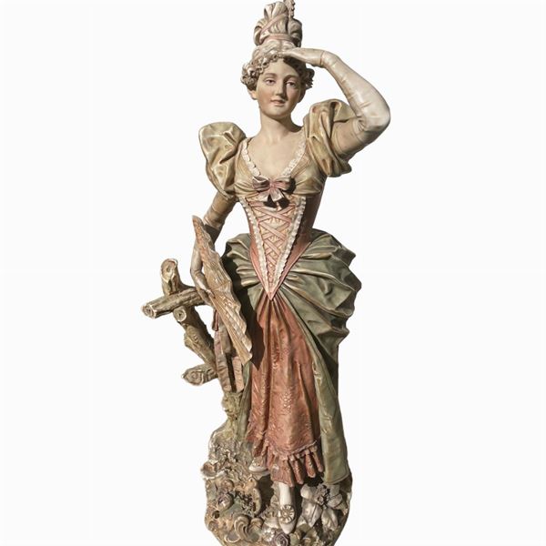 Figura femminile con ventaglio