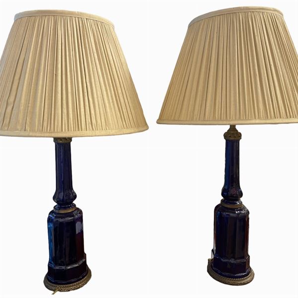 Coppia di lampade in opalina blu