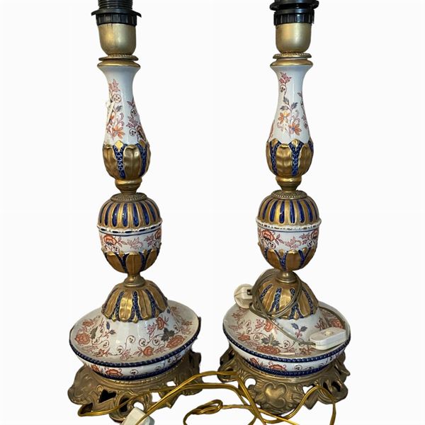 Coppia di lampade in porcellana policroma