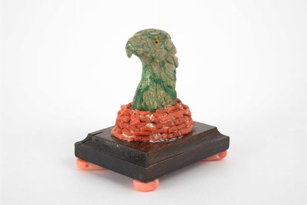Scultura raffigurante rapace