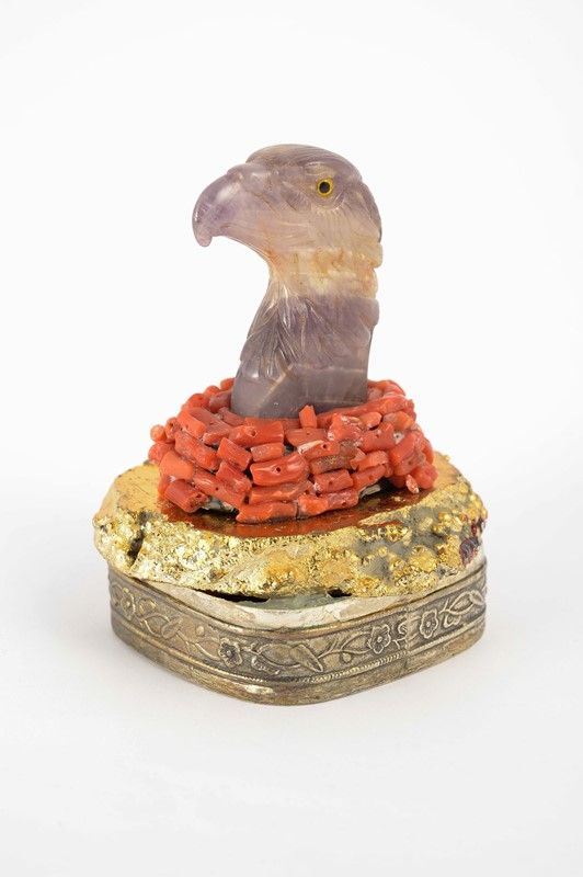Scultura raffigurante rapace