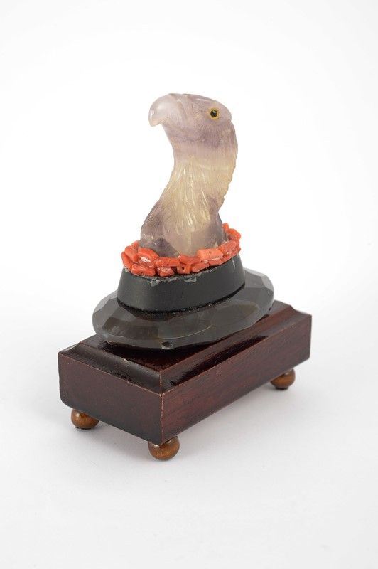 Scultura raffigurante rapace 