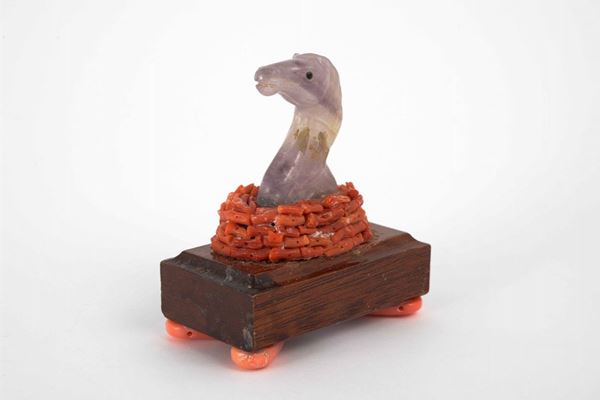 Scultura raffigurante cavallo 