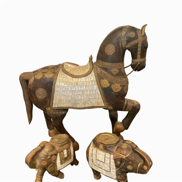 Cavallo e due elefantini