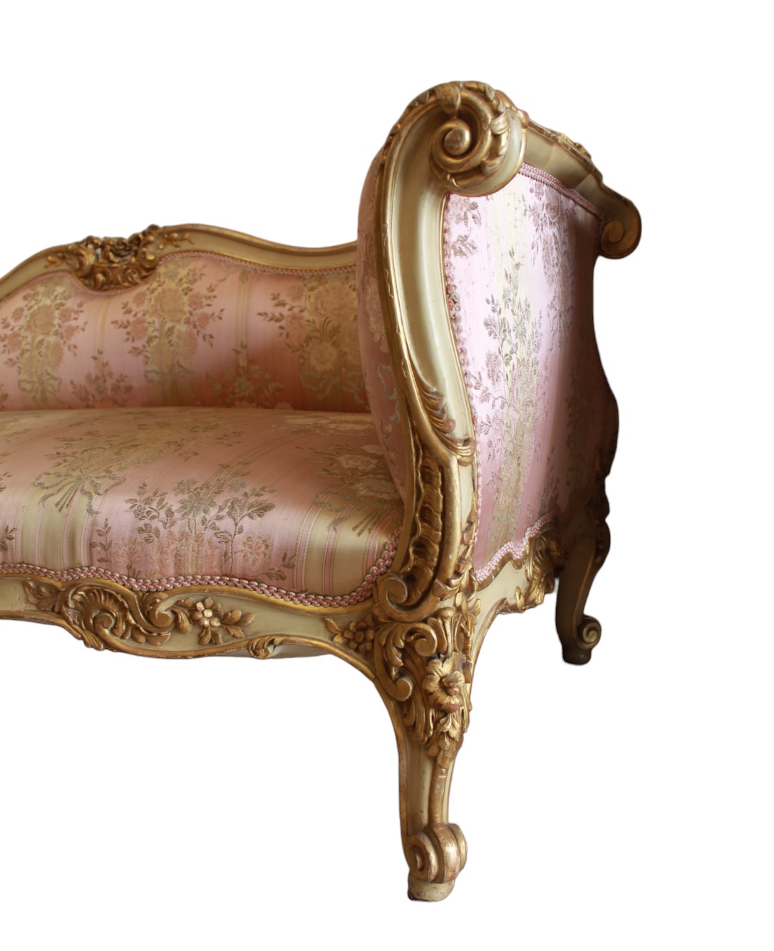 Importante Divano "A la Reine"