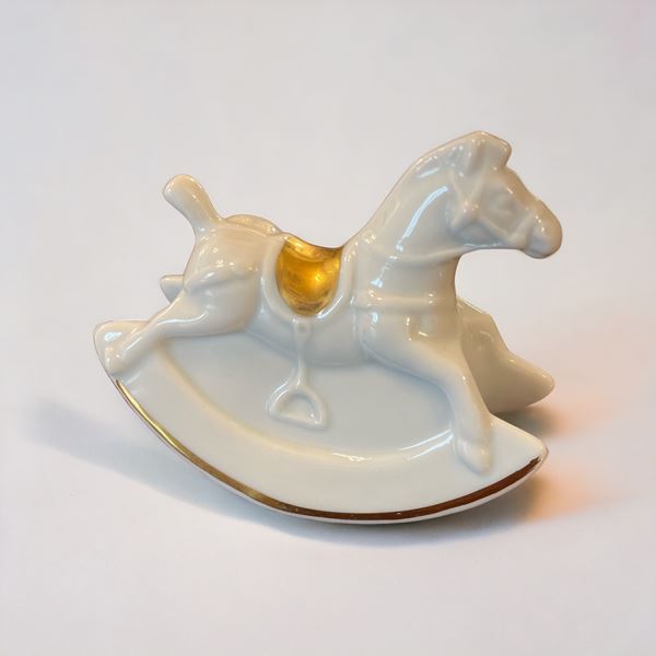 Cavallo a dondolo  - porcellana - Auction Timed auction / Christmas brocantage - DAMS Casa d'Aste
