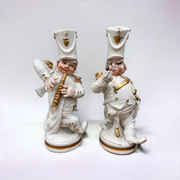Coppia sculture porcellana