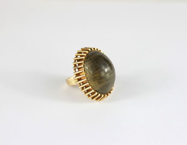Anello con quarzo