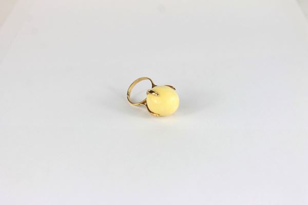 Anello in oro e osso