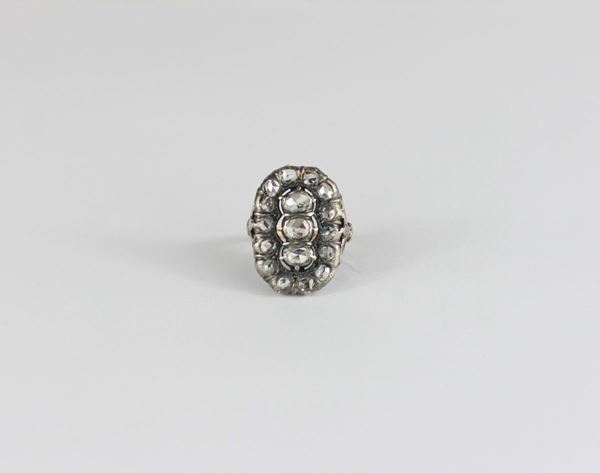 Anello con diamanti rosa