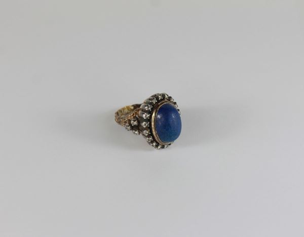 Anello in oro, diamanti e lapislazzulo