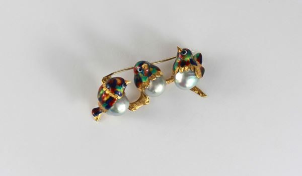Spilla in oro e perle