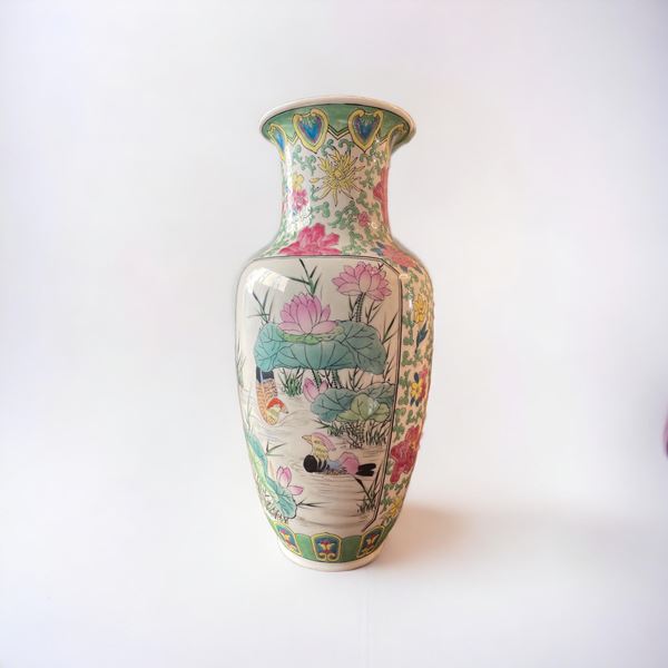 Vaso in porcellana policroma cinese  (XX sec.)  - Asta Asta a tempo / Brocantage natalizio - DAMS Casa d'Aste
