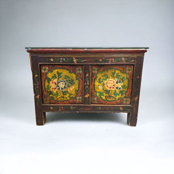 Piccola madia orientale  (XX sec.)  - Asta Arte classica e arte orientale - DAMS Casa d'Aste