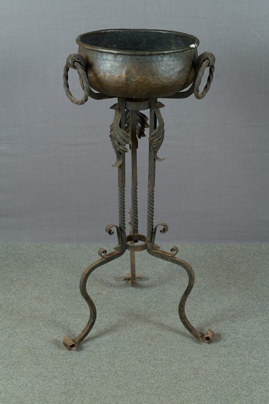 2 piece wrought iron planter